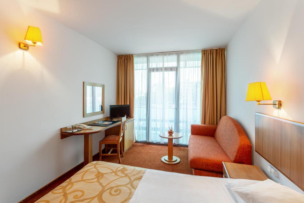 Hotel Cleopatra Сатурн Экстерьер фото