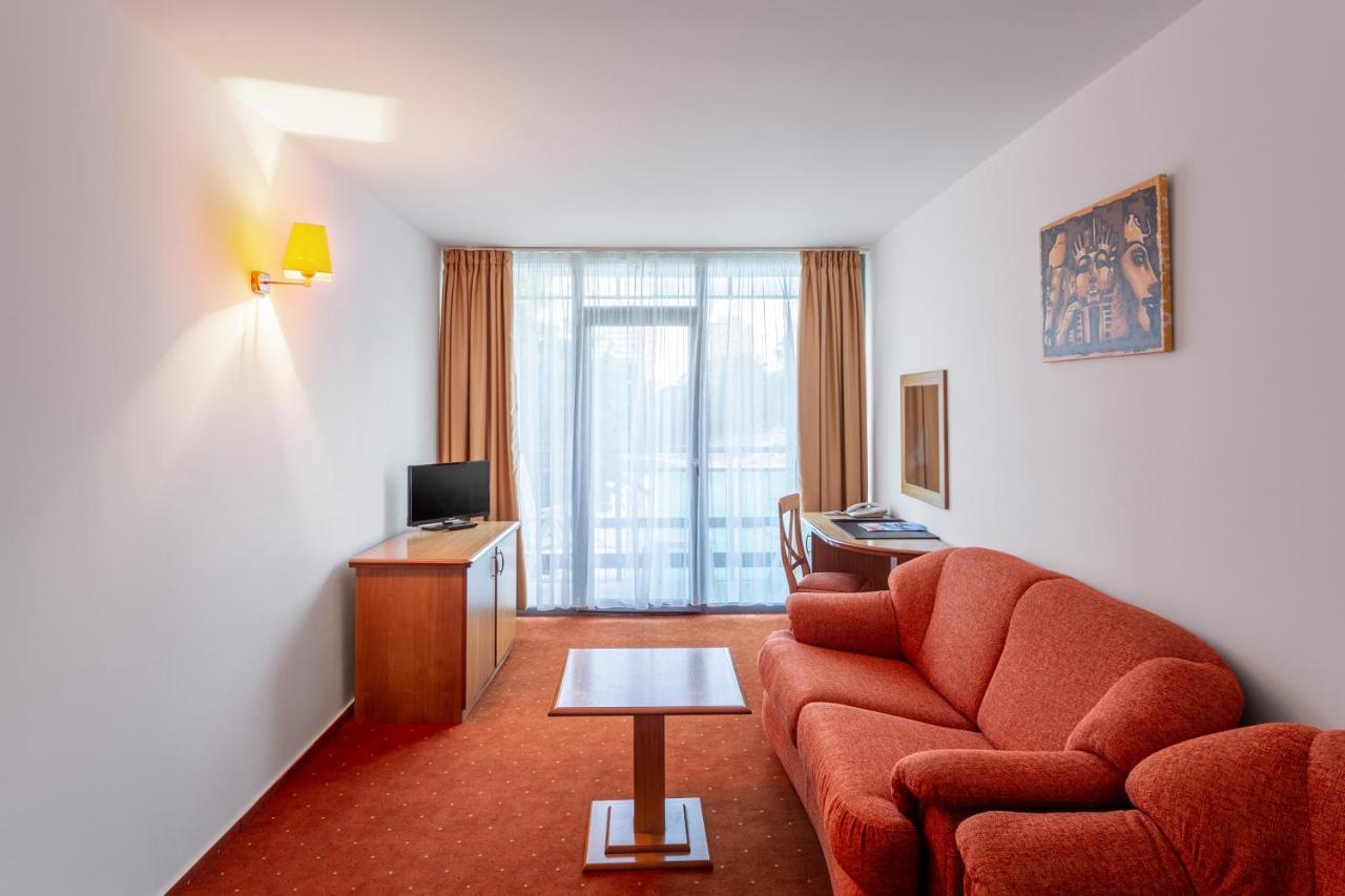 Hotel Cleopatra Сатурн Экстерьер фото