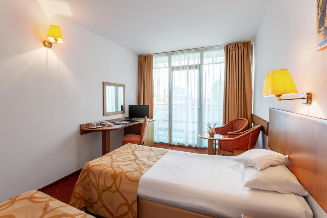 Hotel Cleopatra Сатурн Экстерьер фото